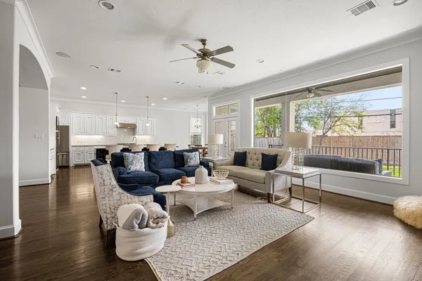$1,389,000 | 5119 Locust Street, Bellaire, TX 77401