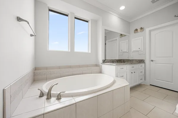 $1,389,000 | 5119 Locust Street, Bellaire, TX 77401