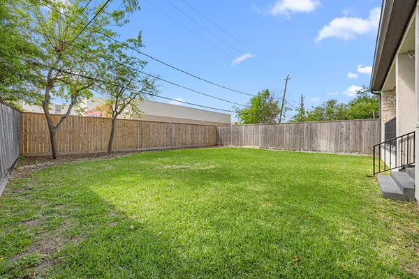 $1,389,000 | 5119 Locust Street, Bellaire, TX 77401