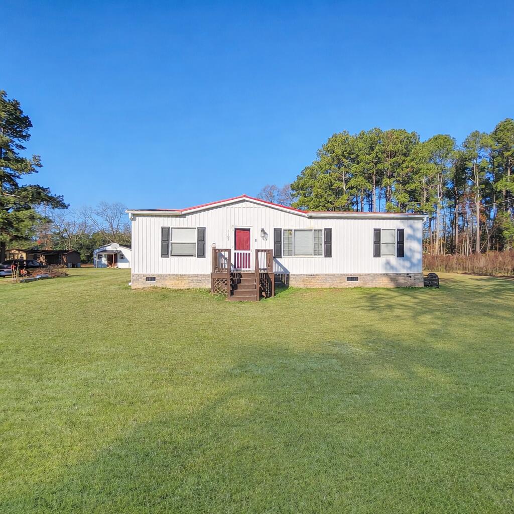 1105 Peacock Street Manning, SC 29102 - Photo 2 of 14 ChatGPT Image Dec 18, 2025, 06_16_17 PM
