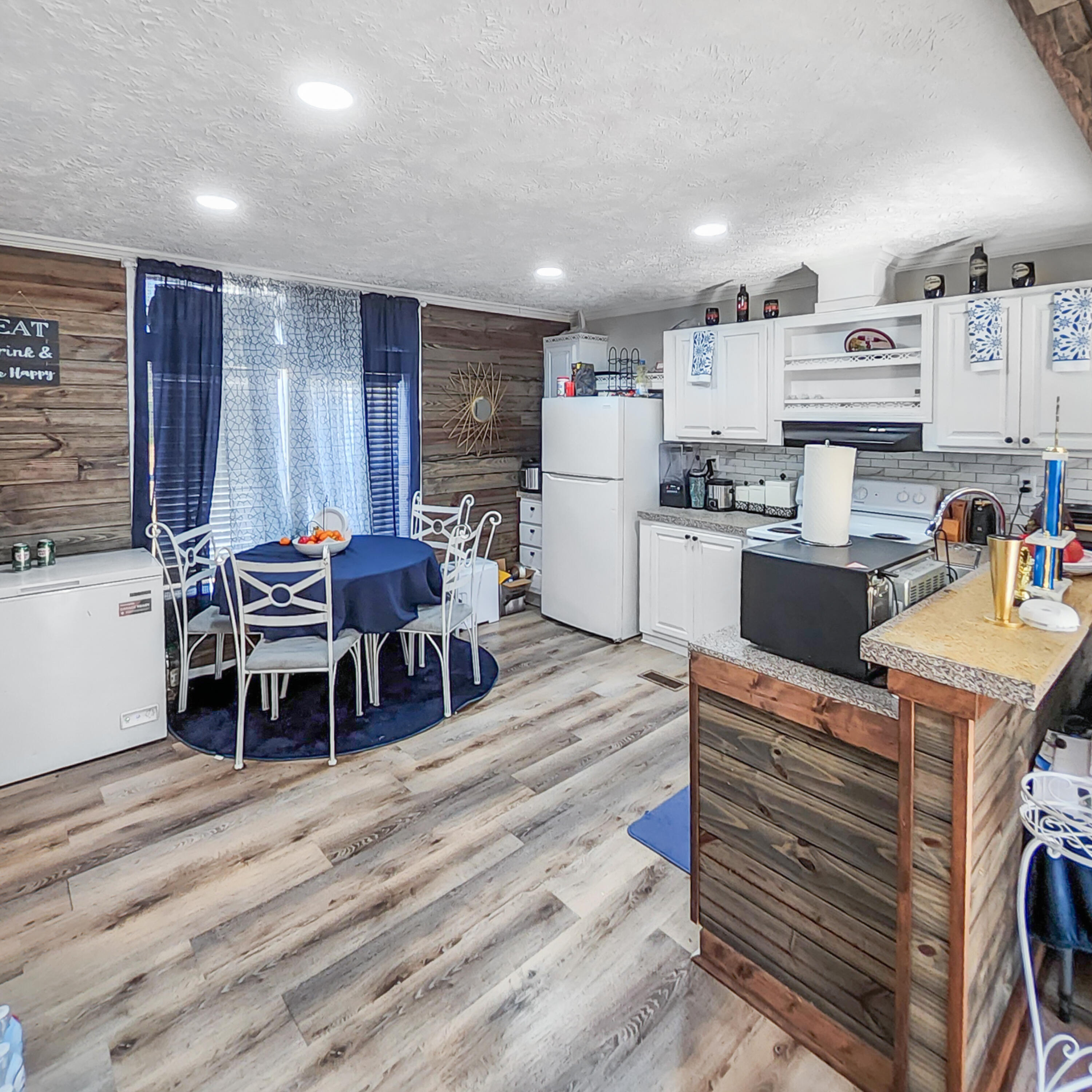 1105 Peacock Street Manning, SC 29102 - Photo 8 of 14 20251216_101259