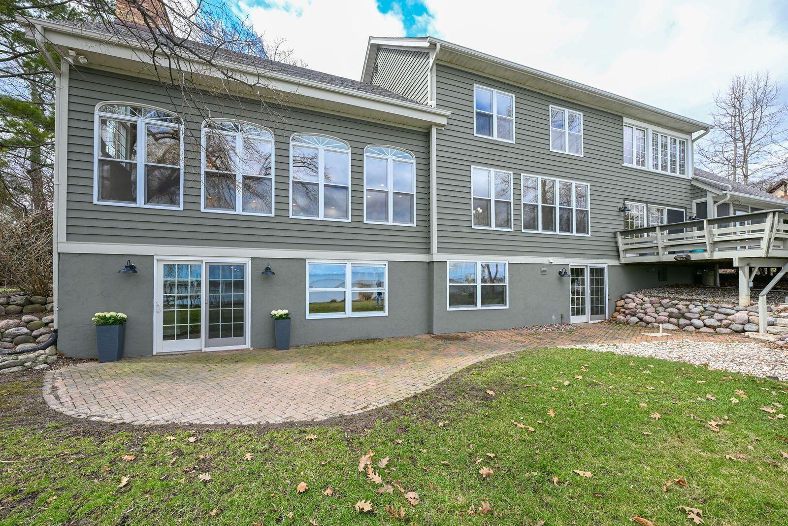 W277N3016 Rocky Point Road Pewaukee, WI 53072 - Photo 7 of 43 Lakeside