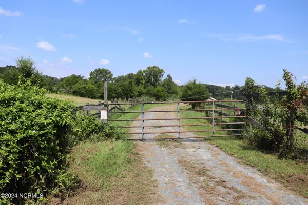 $300,000 | 165 Kmj Ranch Road, Troy, NC 27371