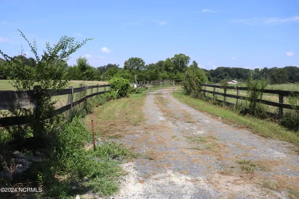 $300,000 | 165 Kmj Ranch Road, Troy, NC 27371