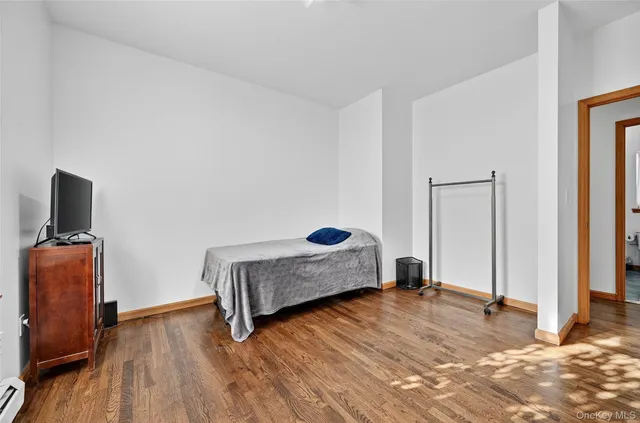 $899,000 | 8 Alloway Crescent, Highland Mills, NY 10930