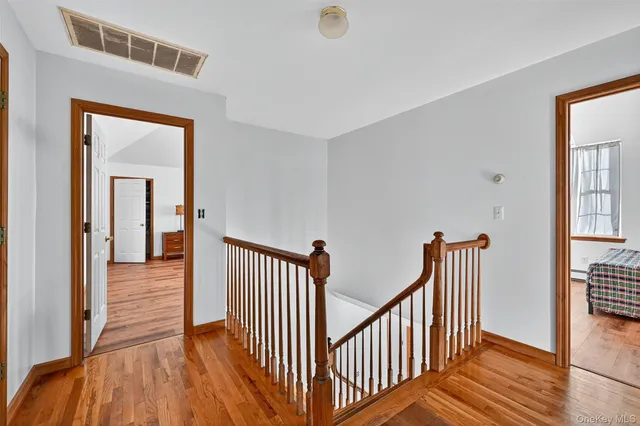 $899,000 | 8 Alloway Crescent, Highland Mills, NY 10930