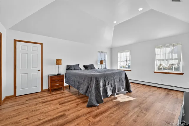 $899,000 | 8 Alloway Crescent, Highland Mills, NY 10930