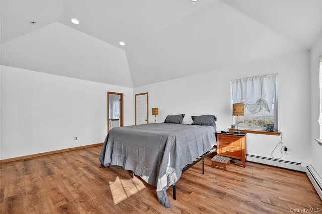 $899,000 | 8 Alloway Crescent, Highland Mills, NY 10930