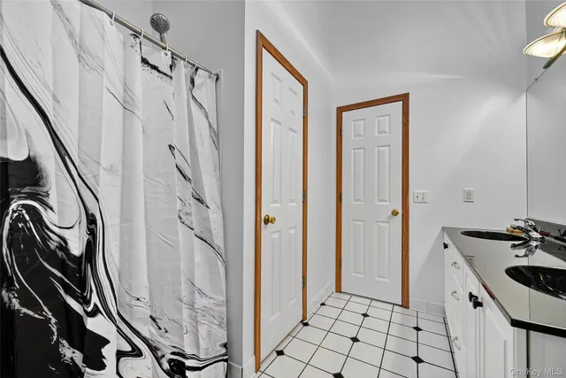 $899,000 | 8 Alloway Crescent, Highland Mills, NY 10930