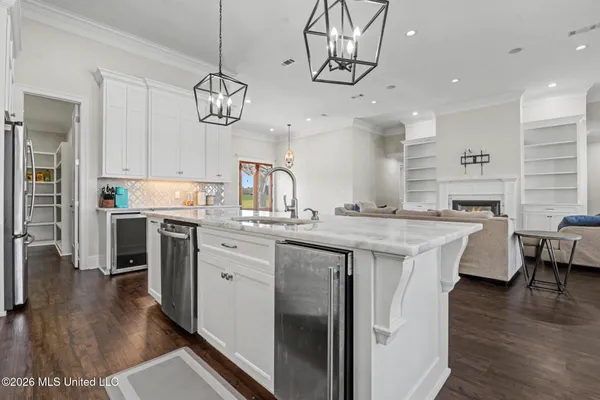 $749,900 | 19900 State Line Road, Moss Point, MS 39562