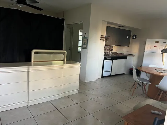 $1,595 | 3111 Northeast 29th Street, Unit 5, Fort Lauderdale, FL 33308