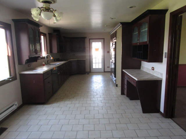 3535 East Goodenow Road Crete, IL 60417 - Photo 3 of 14