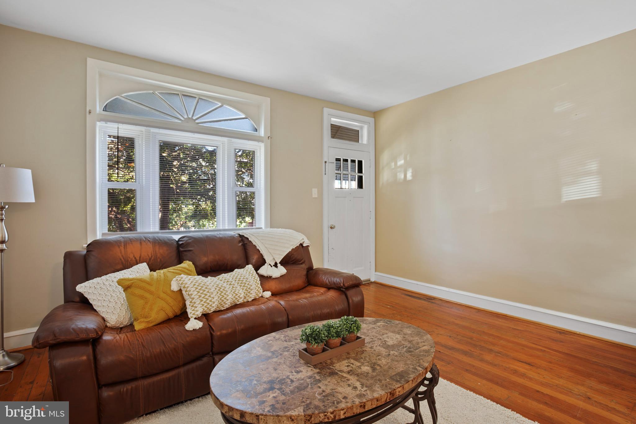 437 Markle Street Philadelphia, PA 19128 - Photo 3 of 28