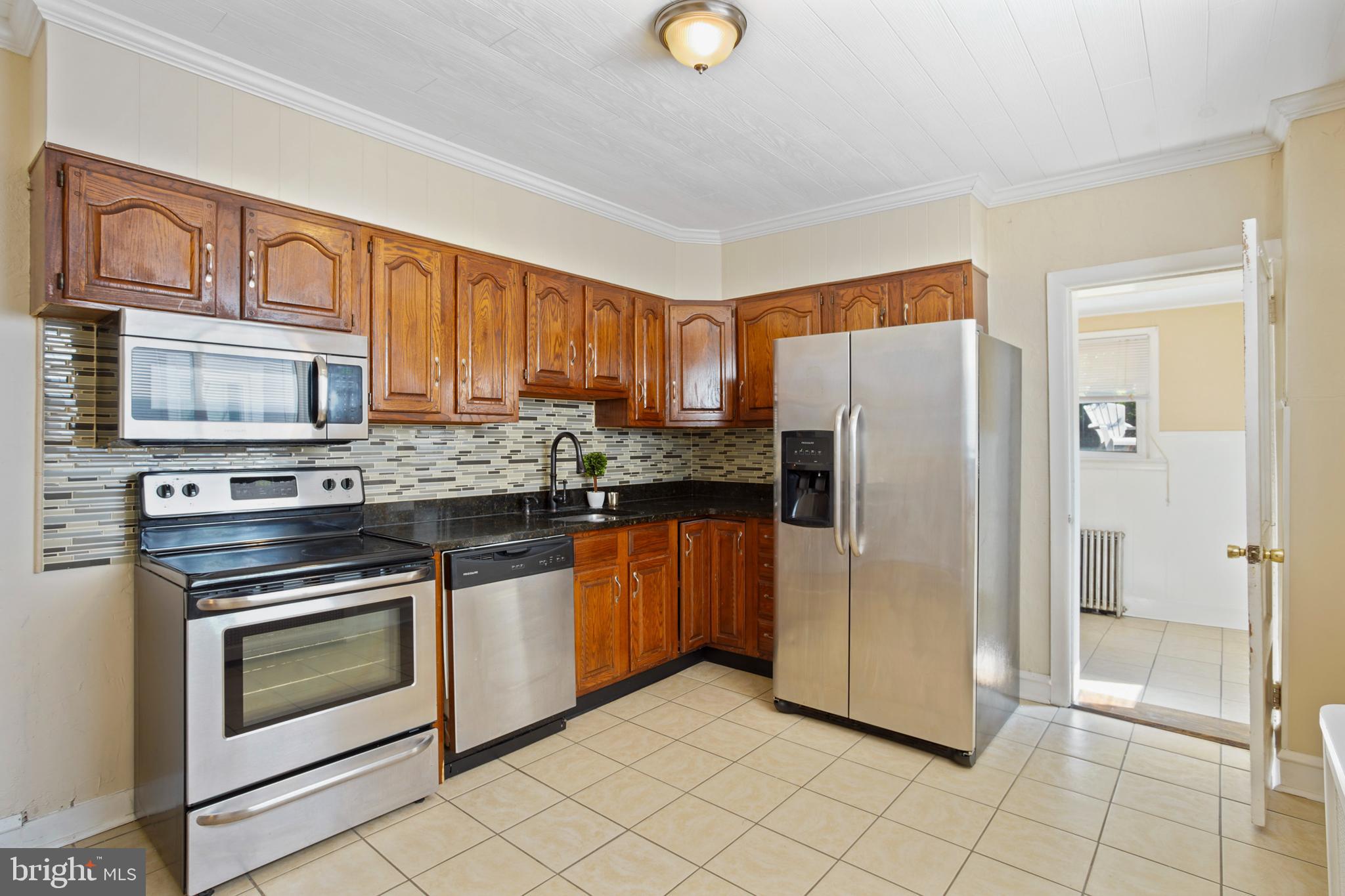 437 Markle Street Philadelphia, PA 19128 - Photo 7 of 28