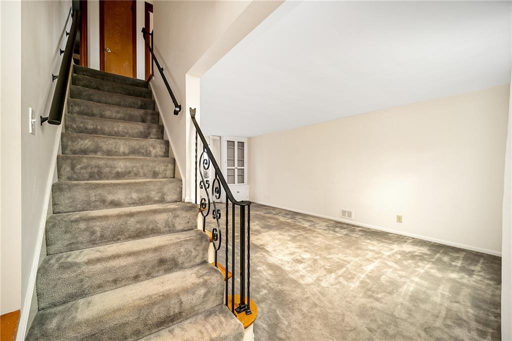 124 Rose Leaf Road Pittsburgh, PA 15220 - Photo 2 of 25 Gallery Image 2
