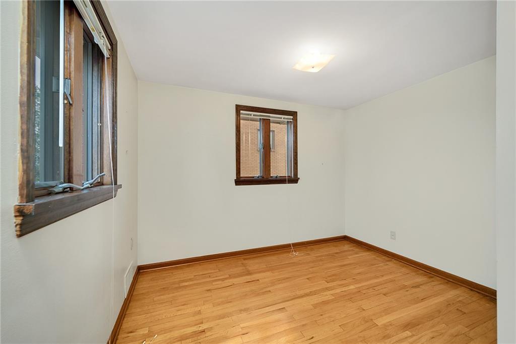 124 Rose Leaf Road Pittsburgh, PA 15220 - Photo 12 of 25 Gallery Image 12