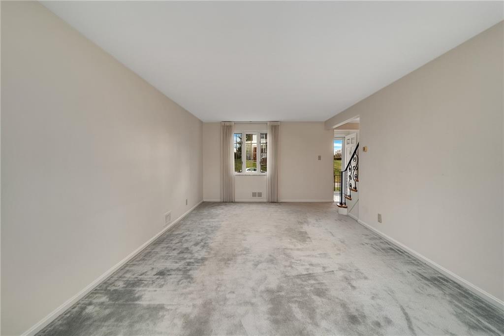 124 Rose Leaf Road Pittsburgh, PA 15220 - Photo 4 of 25 Gallery Image 4