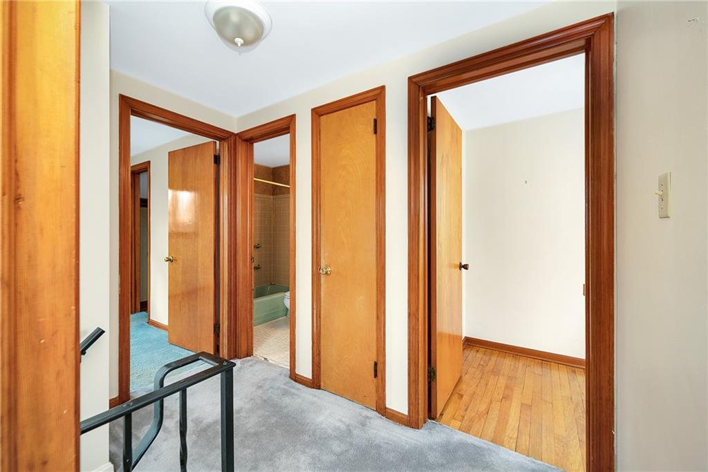 124 Rose Leaf Road Pittsburgh, PA 15220 - Photo 9 of 25 Gallery Image 9