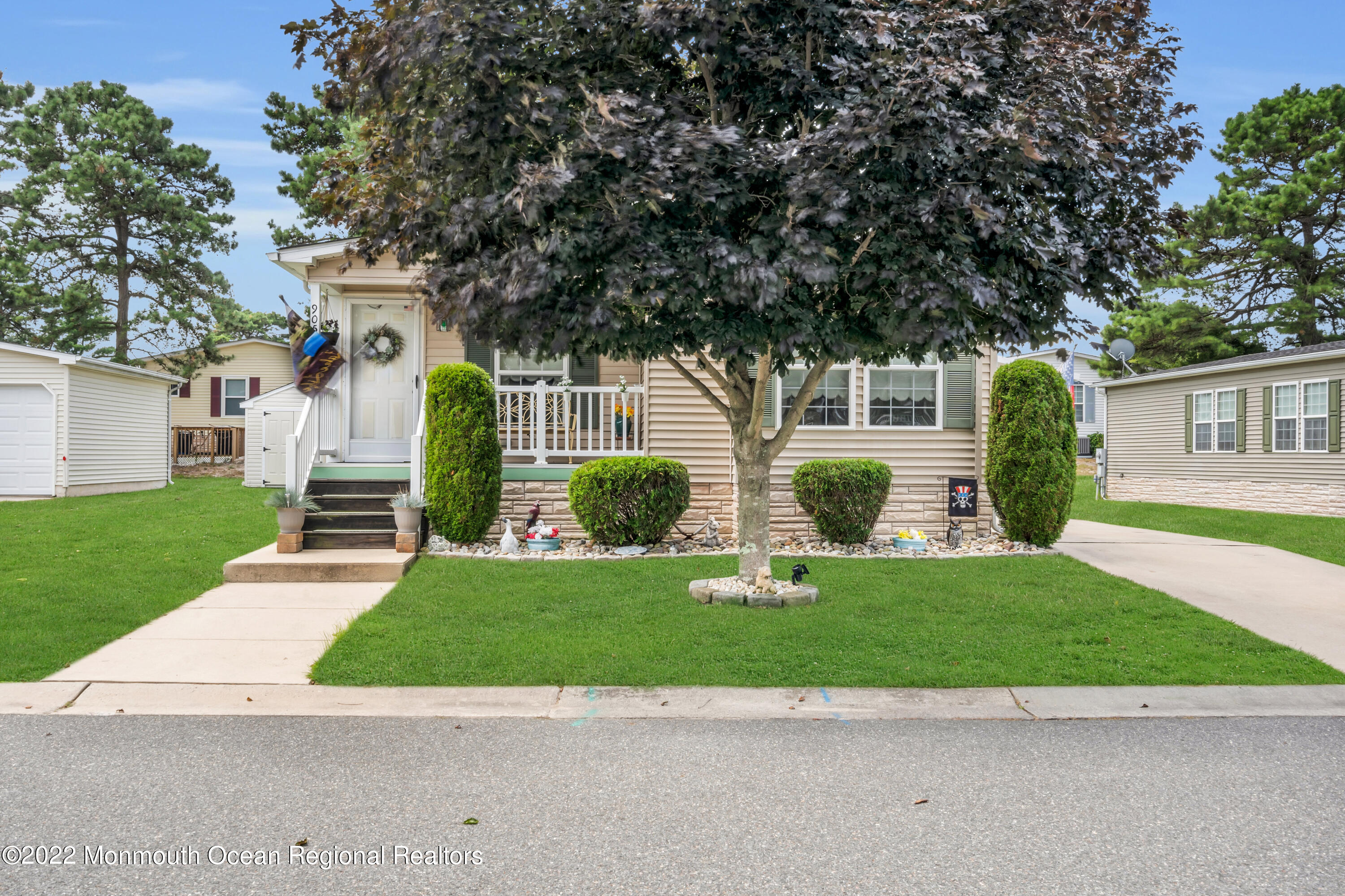 905 Oak Ridge Terrace Whiting, NJ 08759 - Photo 2 of 16 003_dsc09838