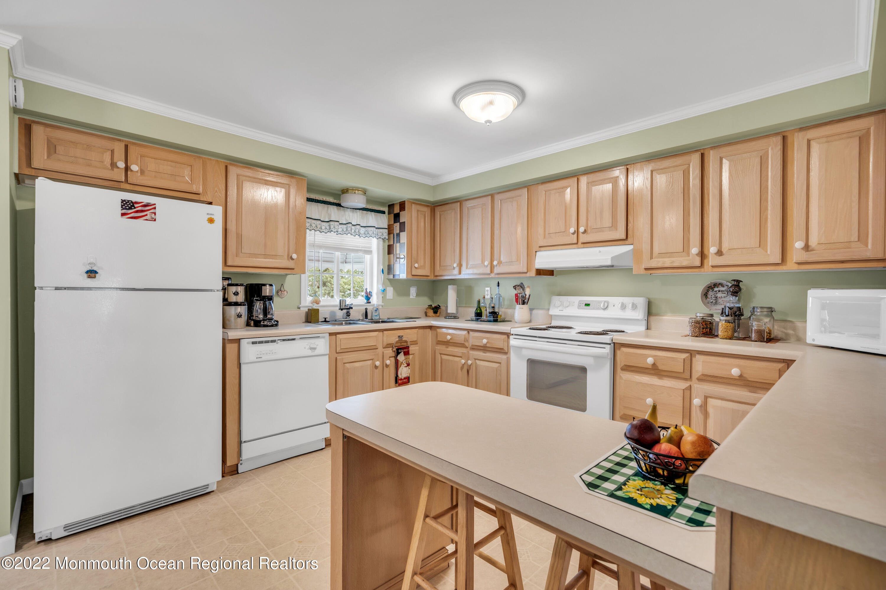 905 Oak Ridge Terrace Whiting, NJ 08759 - Photo 8 of 16 020_dsc09737