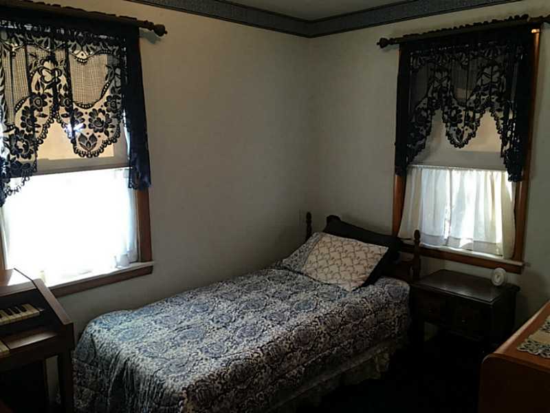 8 Stage Coach Road Portsmouth, RI 02871 - Photo 11 of 15 Bedroom.