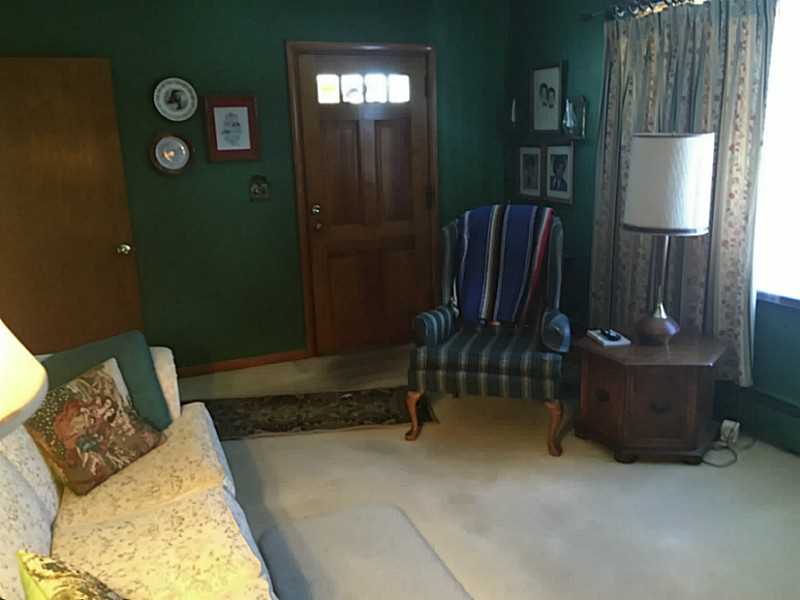 8 Stage Coach Road Portsmouth, RI 02871 - Photo 6 of 15 Living Room.