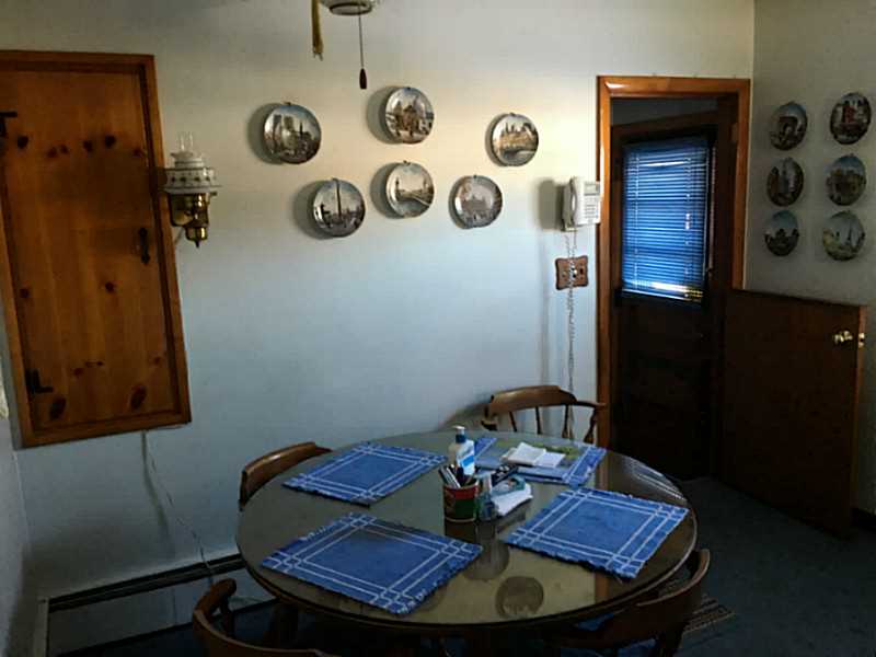 8 Stage Coach Road Portsmouth, RI 02871 - Photo 8 of 15 Dining Area.