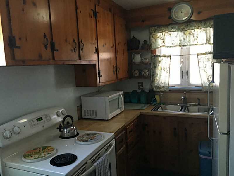 8 Stage Coach Road Portsmouth, RI 02871 - Photo 9 of 15 Kitchen.