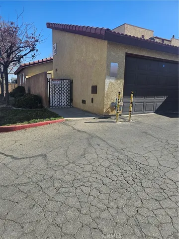 $258,500 | 1750 East Ave Q14, Unit 20, Palmdale, CA 93550