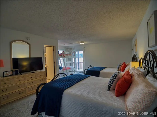 $995,000 | 87 Elbow Cay, Osage Beach, MO 65065