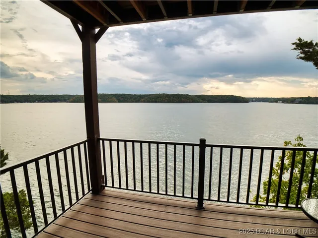 $995,000 | 87 Elbow Cay, Osage Beach, MO 65065