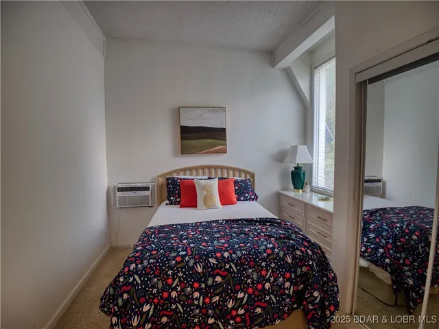 $995,000 | 87 Elbow Cay, Osage Beach, MO 65065