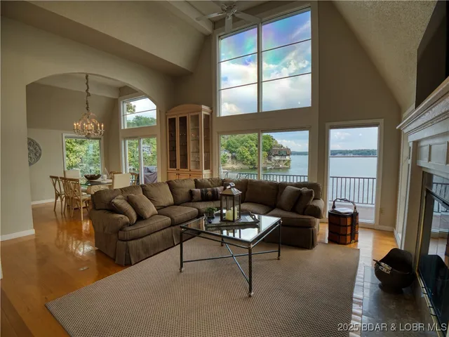 $995,000 | 87 Elbow Cay, Osage Beach, MO 65065
