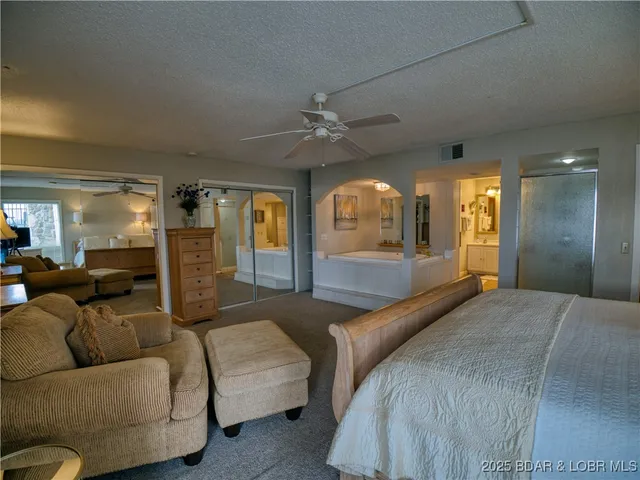 $995,000 | 87 Elbow Cay, Osage Beach, MO 65065