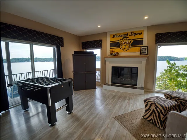 $995,000 | 87 Elbow Cay, Osage Beach, MO 65065