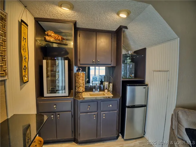 $995,000 | 87 Elbow Cay, Osage Beach, MO 65065