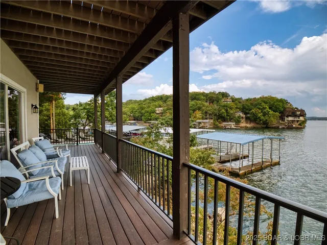 $995,000 | 87 Elbow Cay, Osage Beach, MO 65065