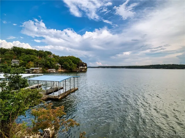$995,000 | 87 Elbow Cay, Osage Beach, MO 65065
