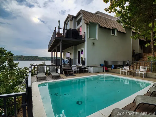 $995,000 | 87 Elbow Cay, Osage Beach, MO 65065