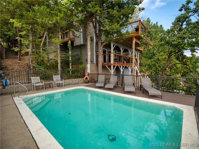 $995,000 | 87 Elbow Cay, Osage Beach, MO 65065