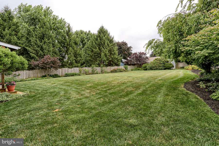 103 Meadow Road York, PA 17406 - Photo 4 of 36 Gallery Image 4