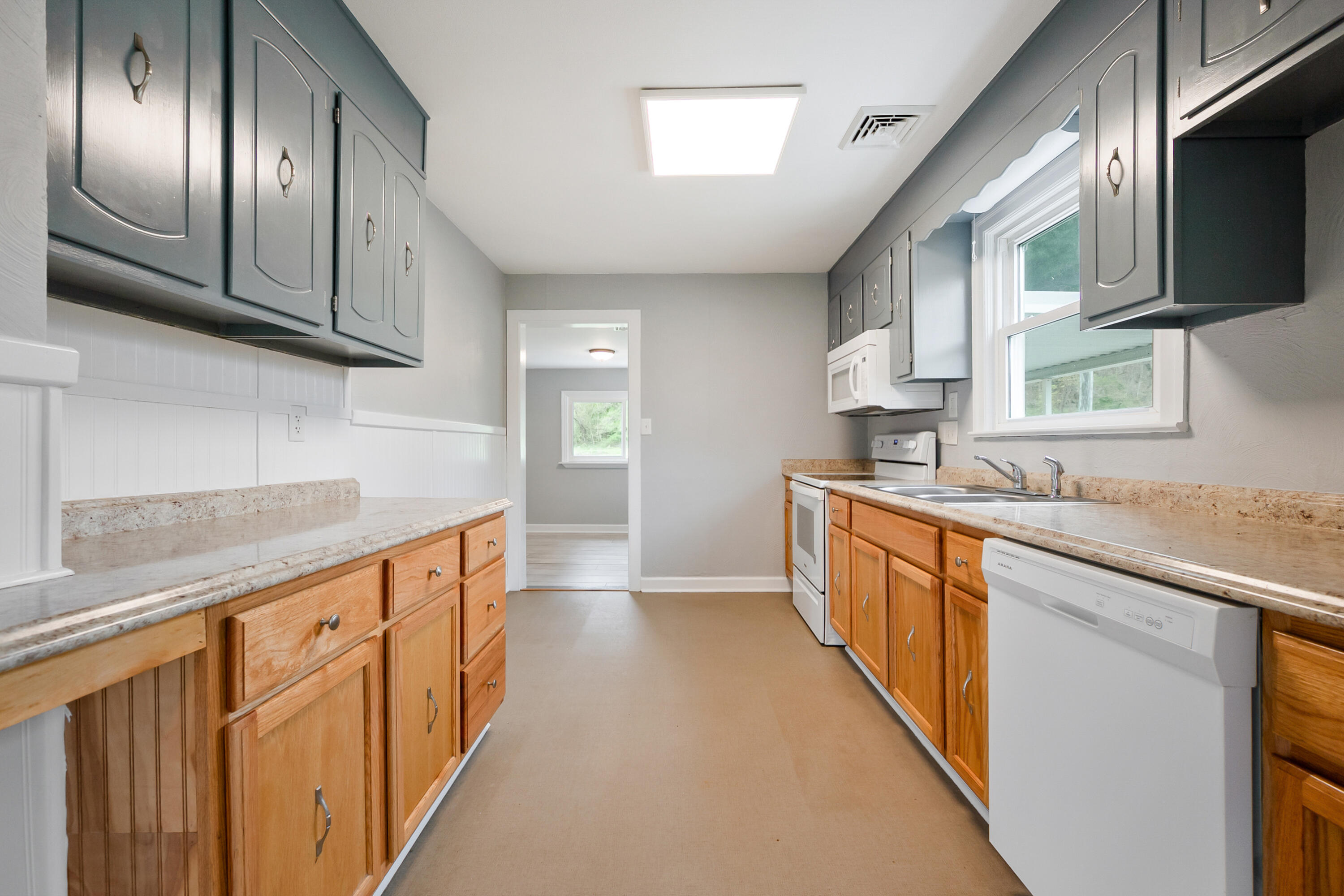 4522 Stypes Branch Road Salem, VA 24153 - Photo 11 of 47 Salem-15