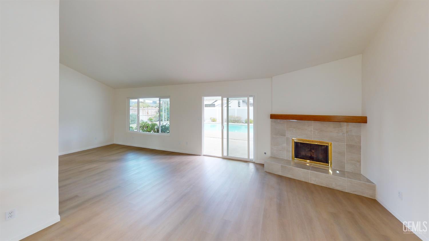 Undisclosed Address Bakersfield, CA 93309 - Photo 15 of 25 Family room - original photo