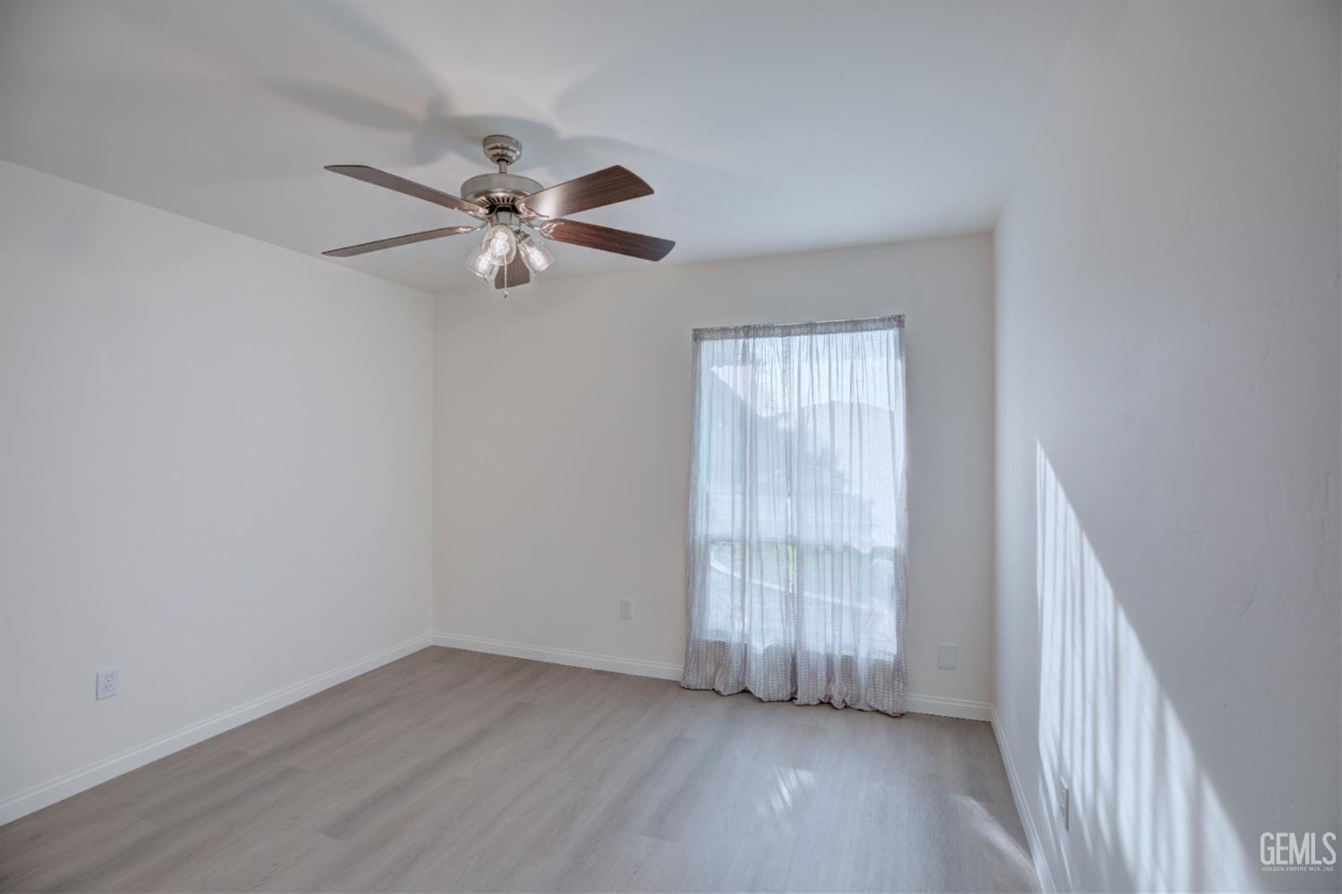 Undisclosed Address Bakersfield, CA 93309 - Photo 21 of 25 Guest Bedroom #1 - original photo