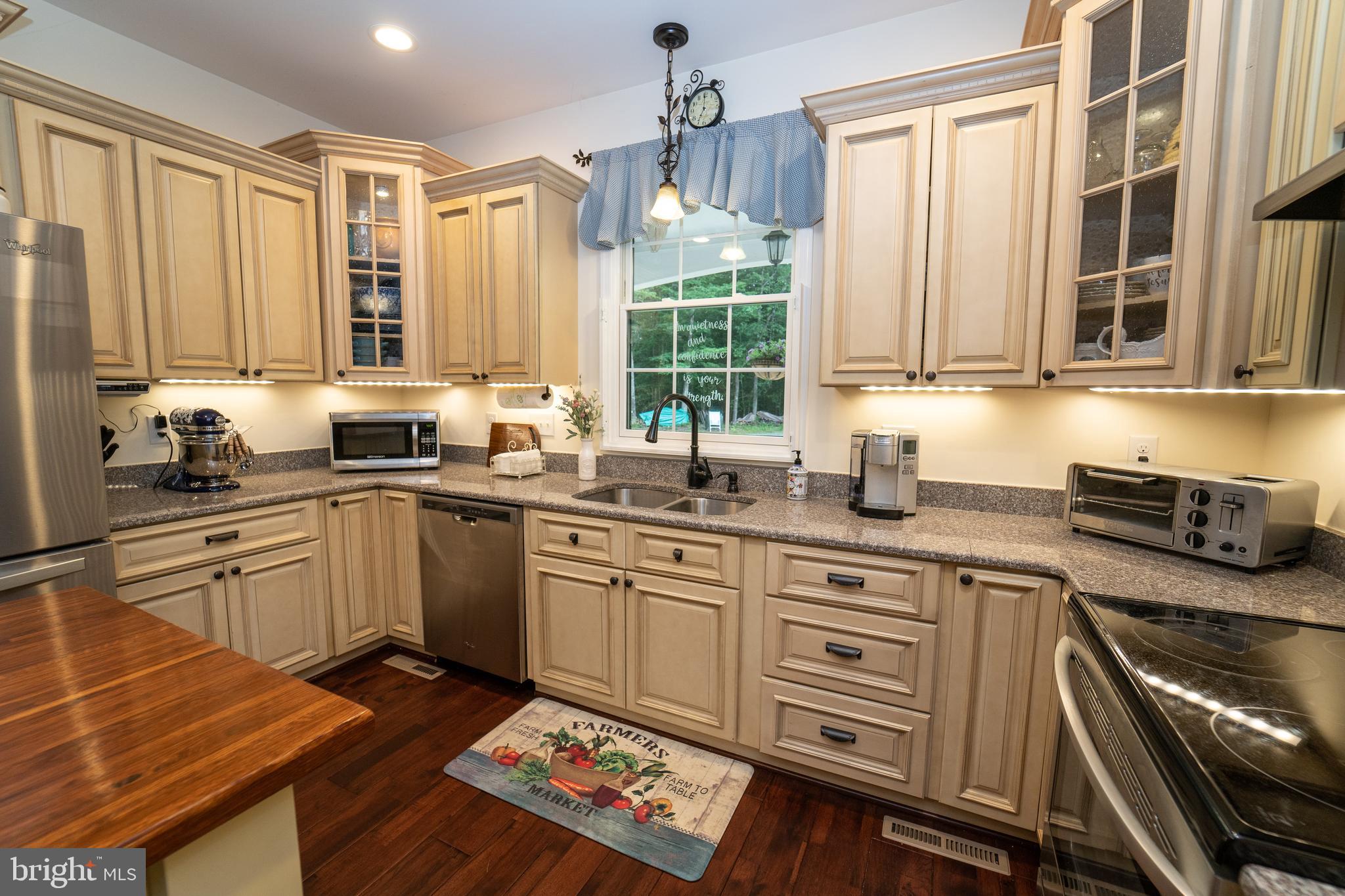 26585 Tatum Road Unionville, VA 22567 - Photo 16 of 76 Custumn Kithcen Cabinets