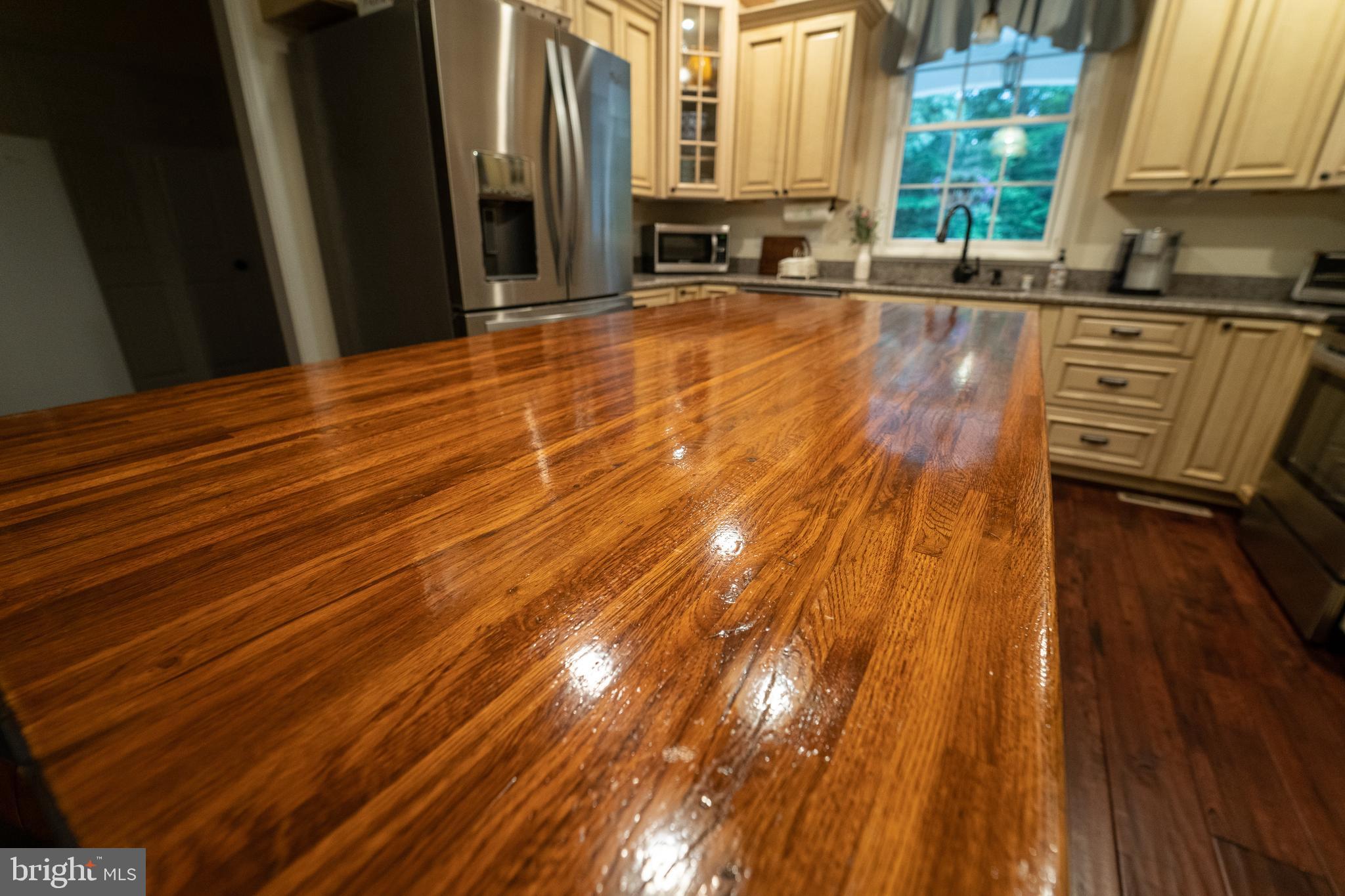 26585 Tatum Road Unionville, VA 22567 - Photo 19 of 76 Gleaming Handmande counter on Island