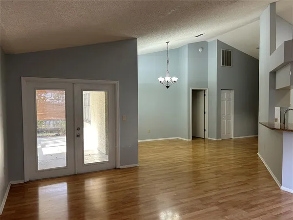 $2,600 | 8718 Imperial Court, Tampa, FL 33635