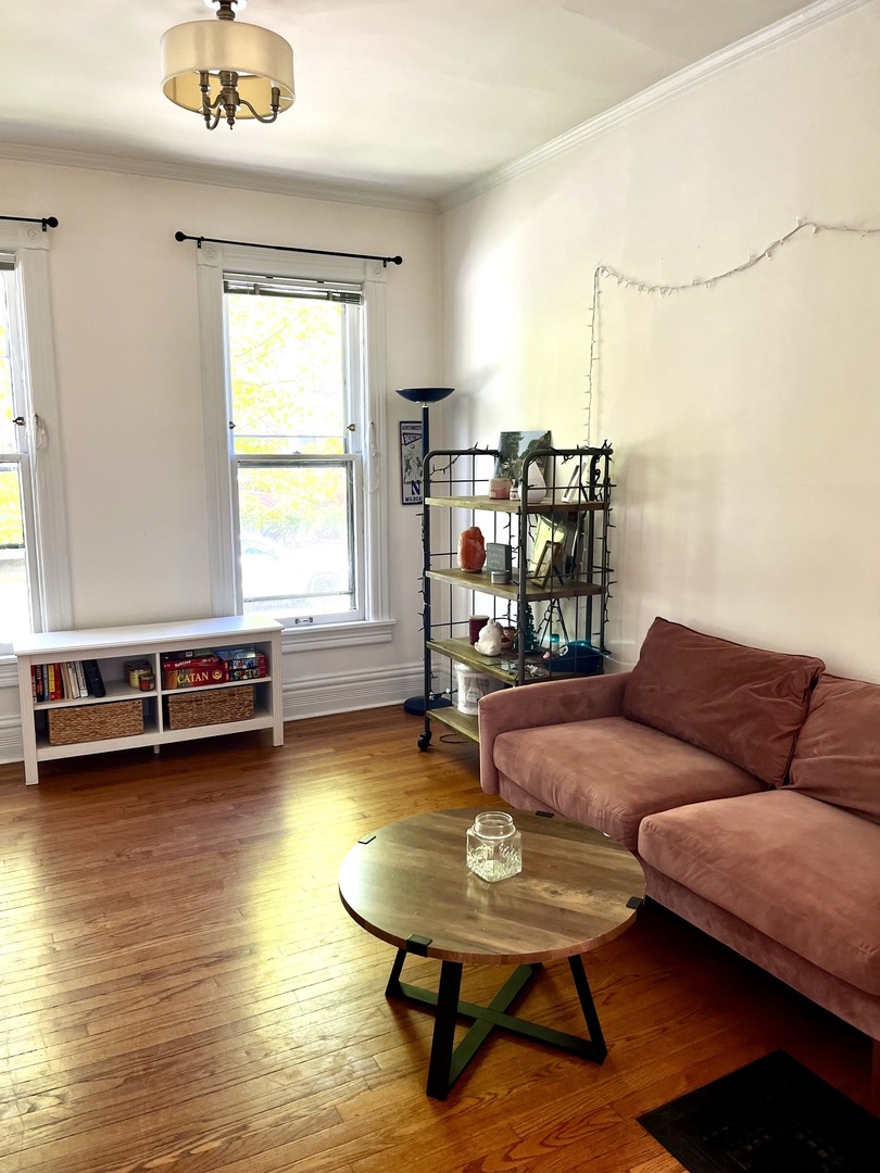 810 Simpson Street Evanston, IL 60201 - Photo 7 of 24