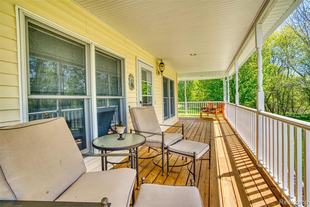 9276 Schrepfer Road Howell, MI 48855 - Photo 12 of 56