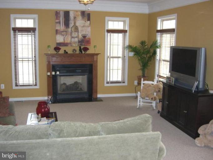 6752 West Lakeridge Road New Market, MD 21774 - Photo 2 of 25 Living Room